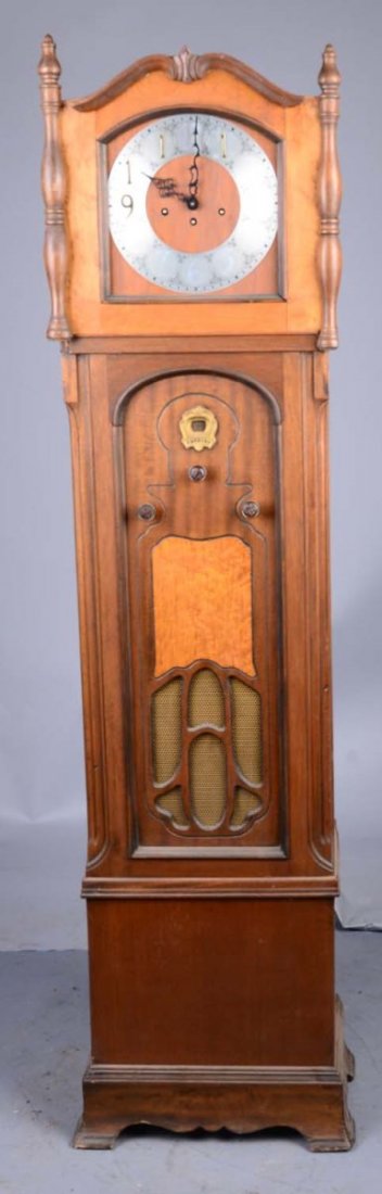Crosley Grandfather Clock Radio - Aug 01, 2015 | Dan Morphy Auctions in NV