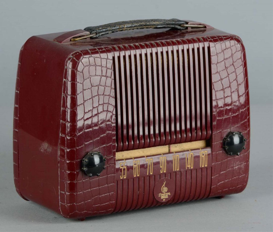Emerson Bakelite Radio (1 of 2)