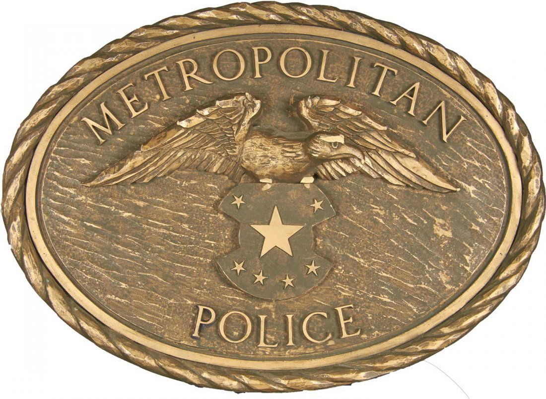 Metropolitan Police Shield Prop Sign (1 of 2)