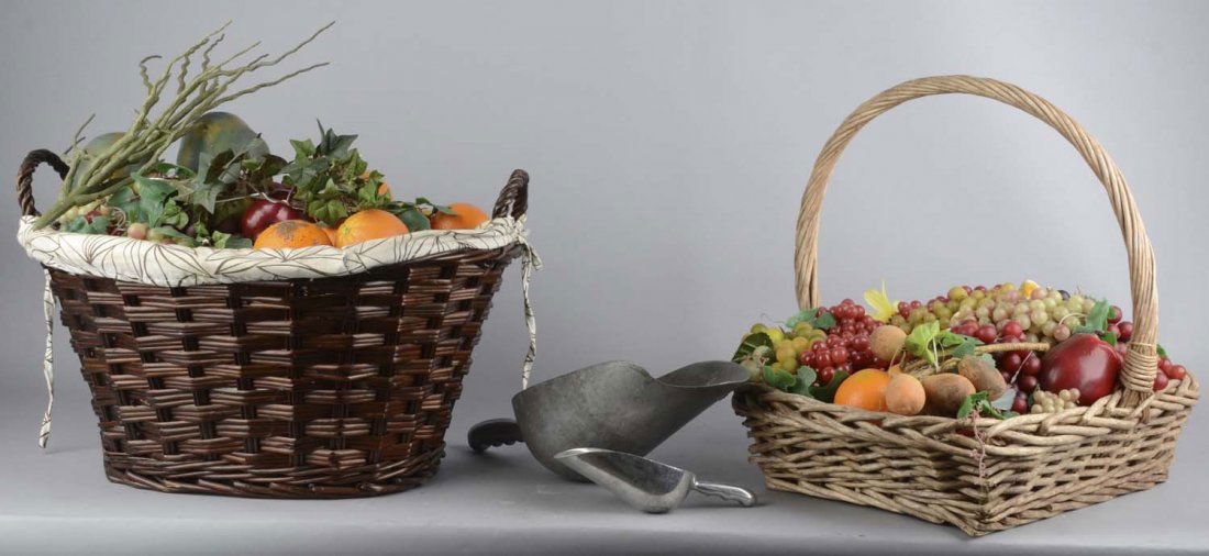 Lot Of 6: 4 Fruit Baskets And 2 Metal Scoops (1 of 2)