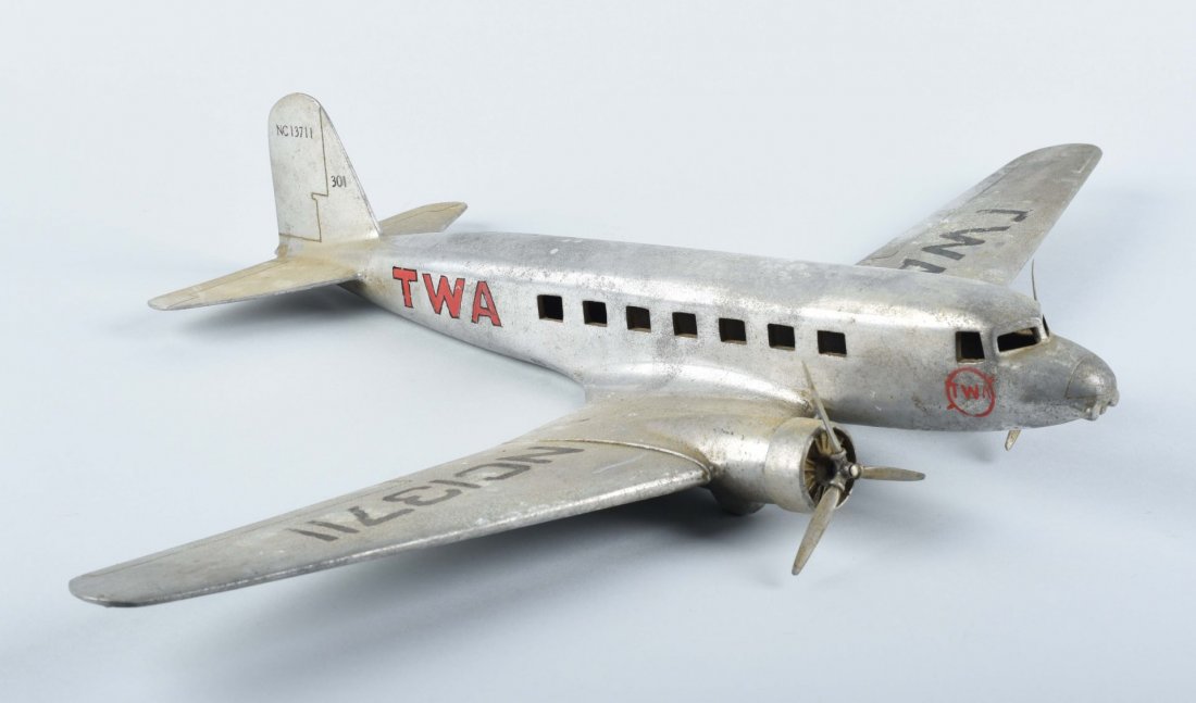 TWA Cast Metal Scale Display Model Plane. (1 of 1)