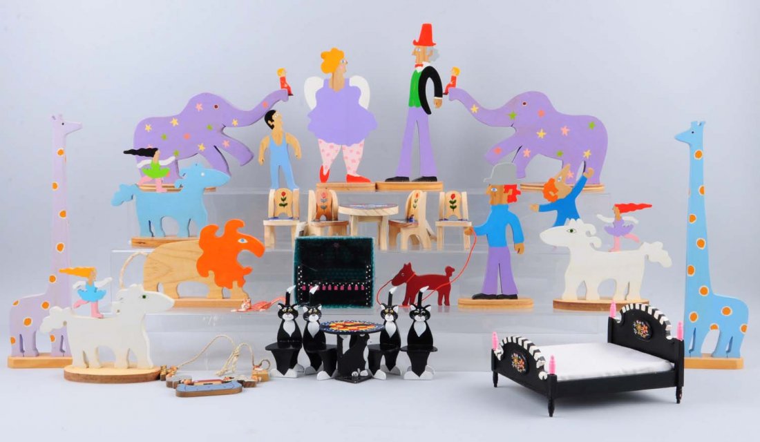 Lot Of Modern Wooden Animals And More. (1 of 1)