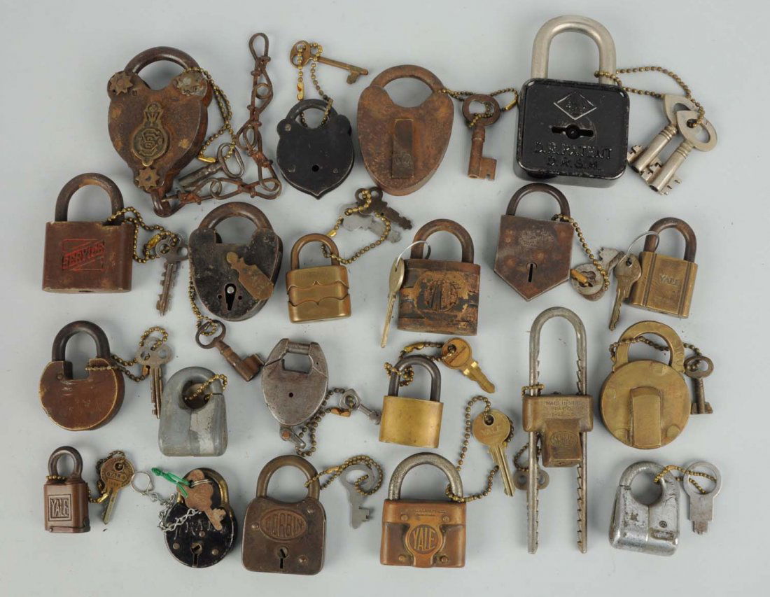 Lot of 21: Assorted Padlocks with Keys. (1 of 1)