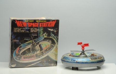 Japanese Battery-Op Tin Litho New Space Station. (1 of 7)