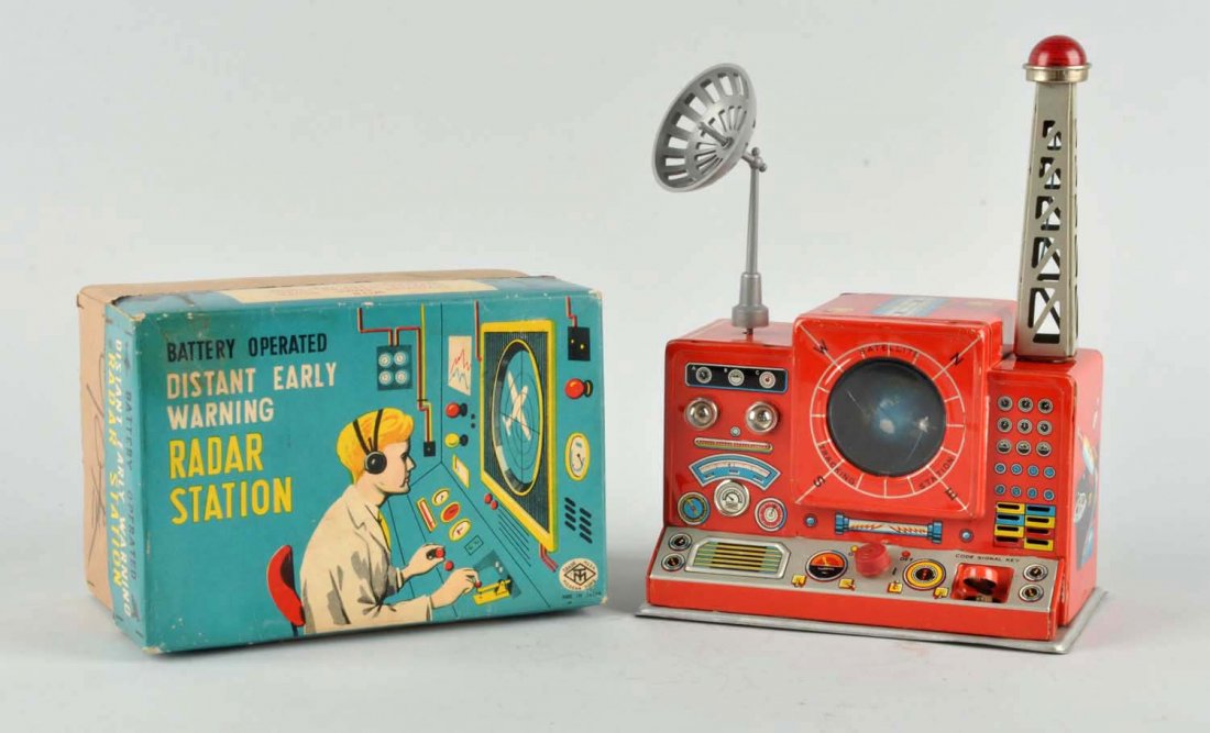 Japanese Battery Op Tin Litho Radar Station Toy. (1 of 2)
