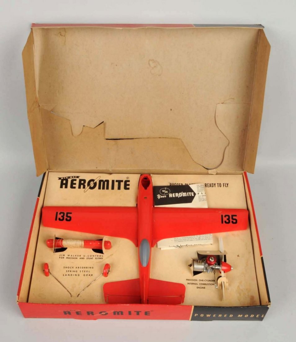 Wen-Mac Aeromite Gas Powered Airplane Model. (1 of 2)