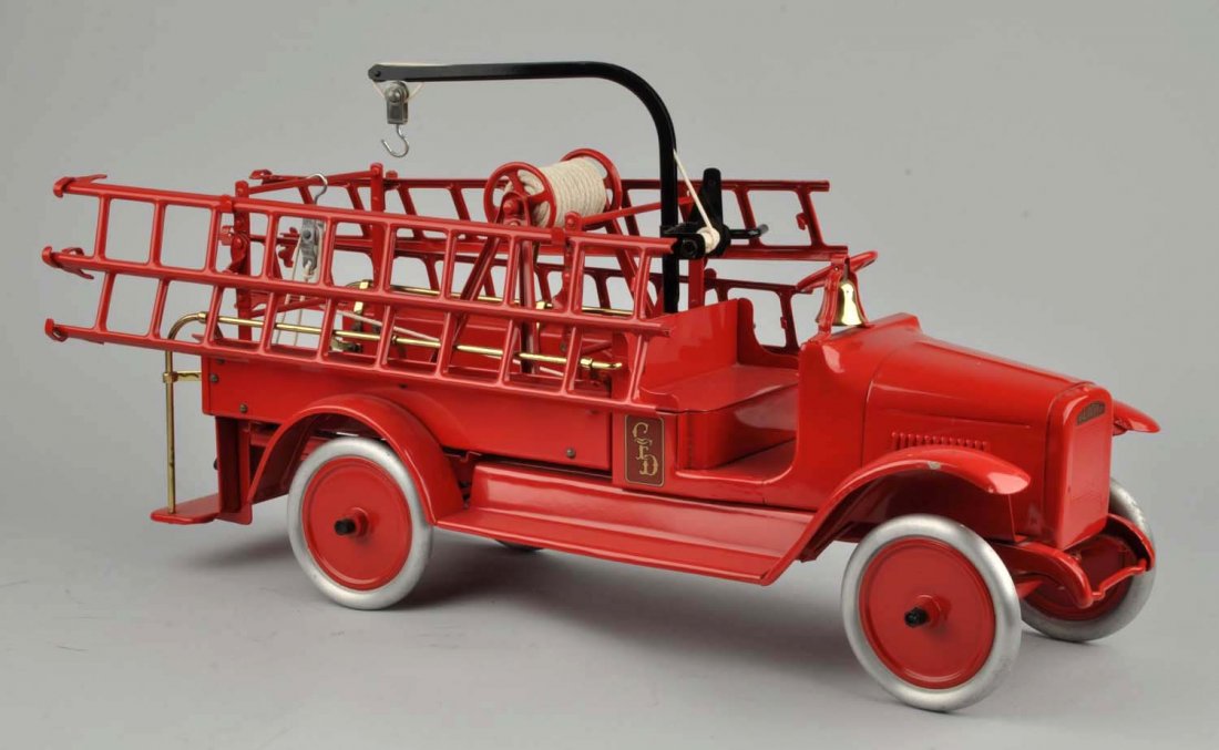 1925-26 Buddy L Hook & Ladder Truck. (1 of 3)
