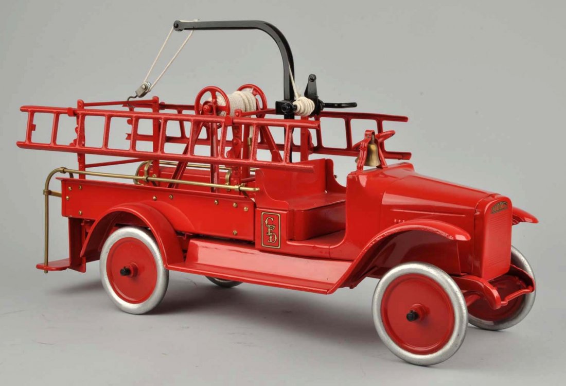 1925-26 Buddy L Hook & Ladder Truck. (1 of 2)