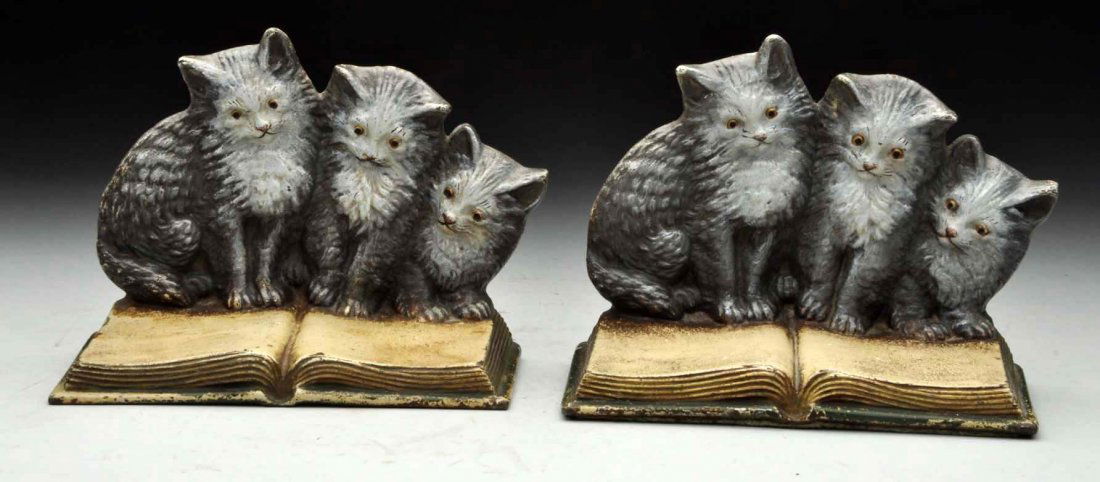 Cast Iron Three Kittens On Book Bookends. (1 of 2)