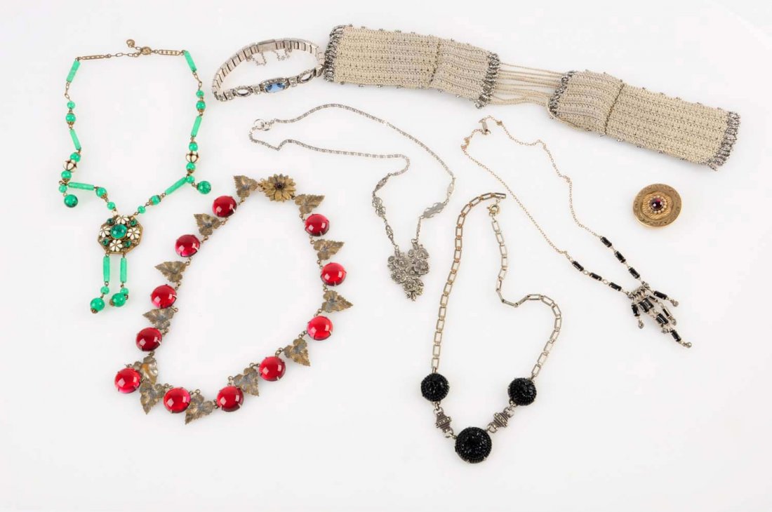 Lot Of 8: Jewelry Accessories. (1 of 1)