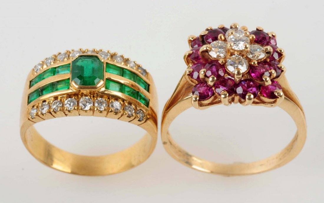 Lot Of 2: Yellow Gold Rings. (1 of 7)