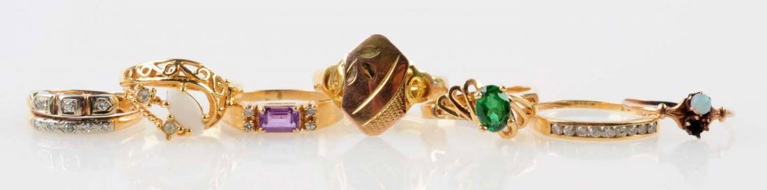 Lot Of 7: Yellow Gold Rings. (1 of 2)