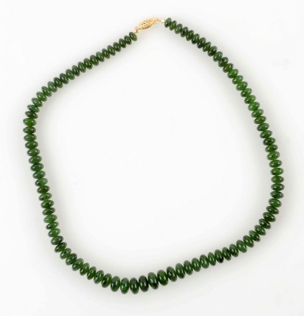 Green Jade Beaded Necklace. (1 of 2)