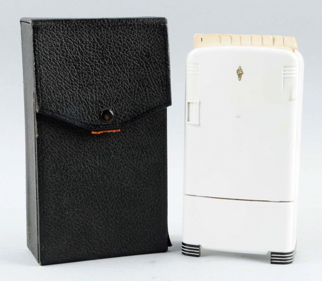 1940s Servel Salesman's Sample Refrigerator. (1 of 2)