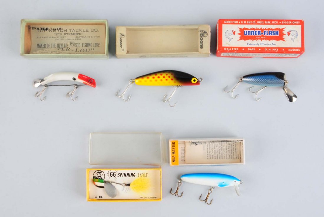 Lot Of 5: Assorted Fishing Lures In Boxes: Assorted boxed baits, nice condition.