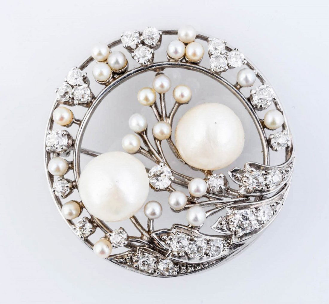 Diamond, Pearl & Platinum Circle Pin. (1 of 2)