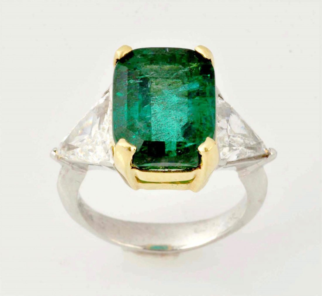 7.56 ct. Emerald & Diamond Ring. (1 of 7)