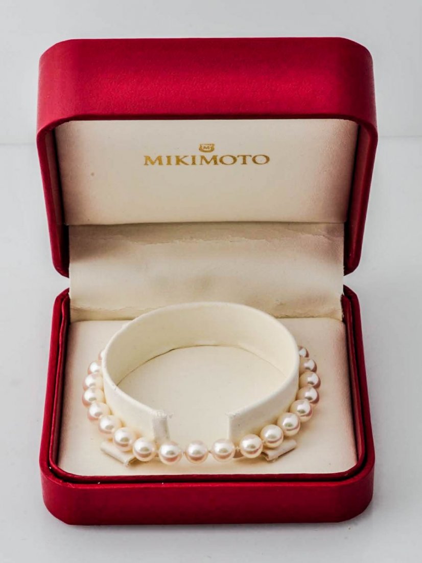 Mikimoto Pearl Bracelet. (1 of 5)