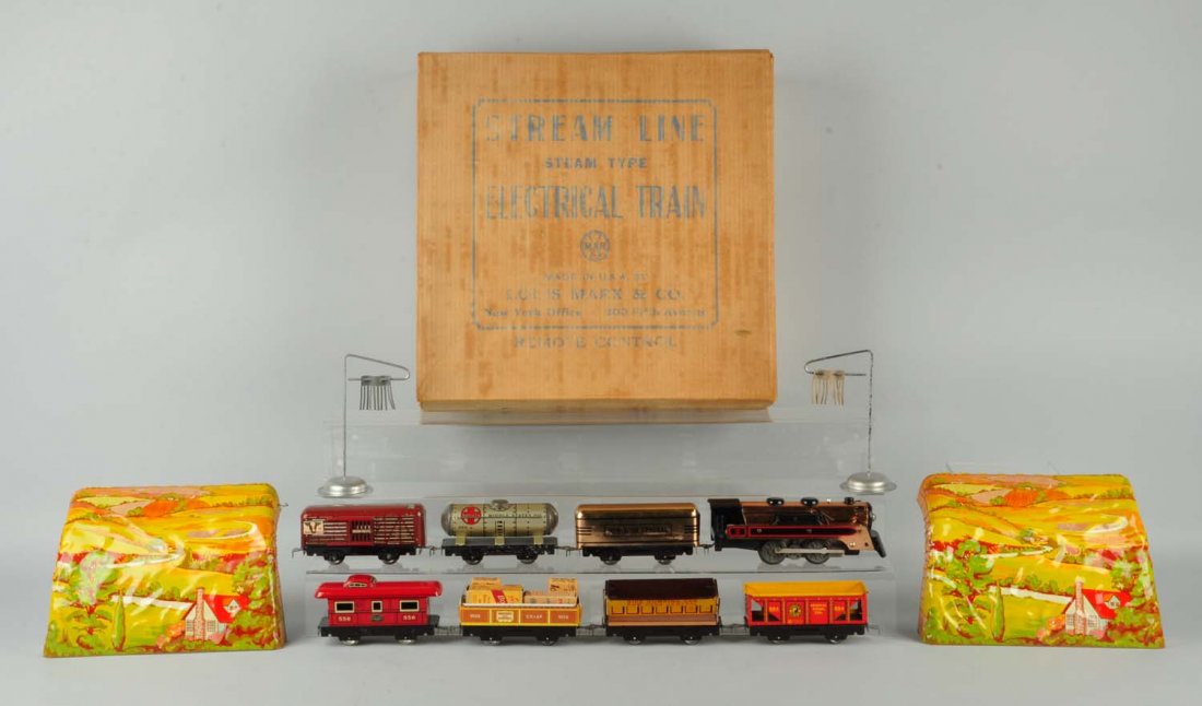 Marx Streamline Electrical Train in Box. (1 of 3)