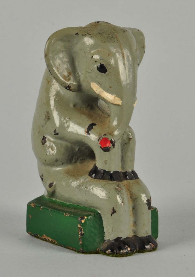 Cast Iron Elephant Paperweight. (1 of 1)