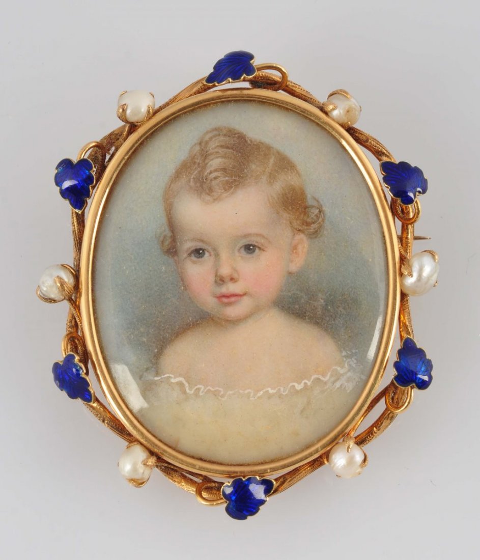 Victorian Portrait Brooch. (1 of 2)