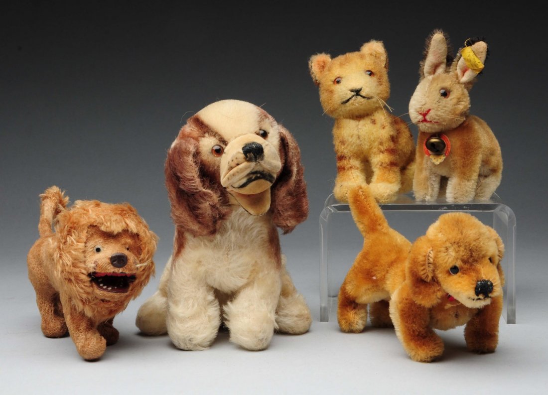 Lot of 5: Animals. (1 of 1)