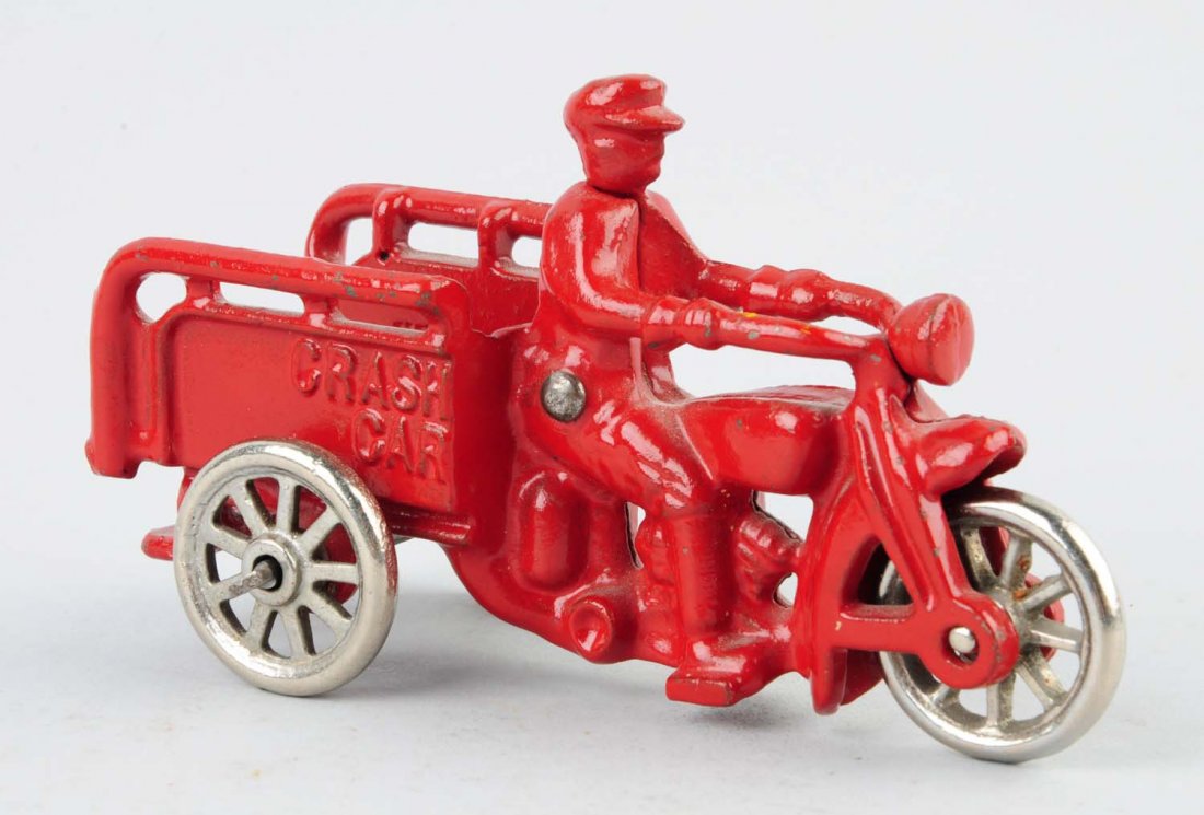 Hubley Small Crash Car. (1 of 2)