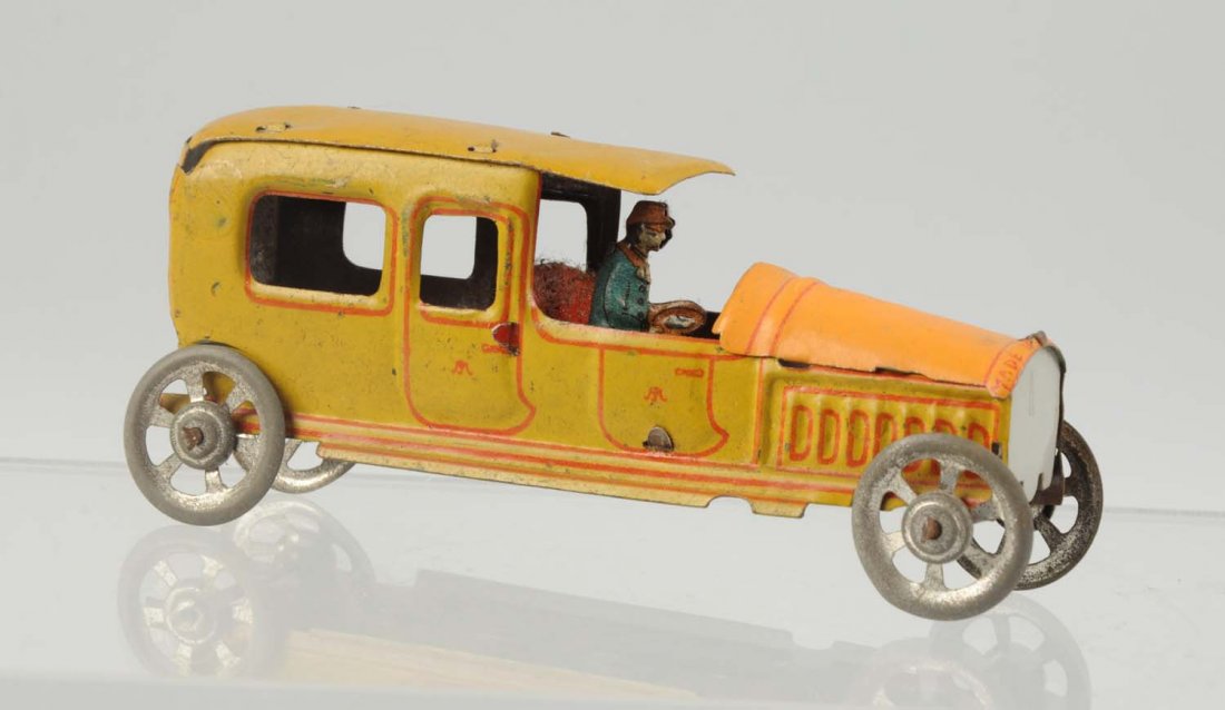 German Tin Litho Automobile Penny Toy. (1 of 2)