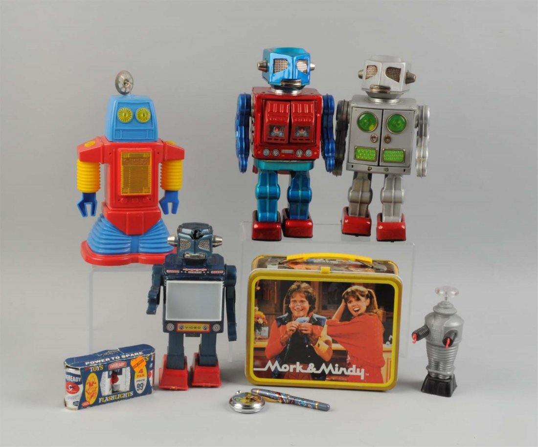 Lot Of 9: Vintage and Contemporary Space Items. (1 of 2)