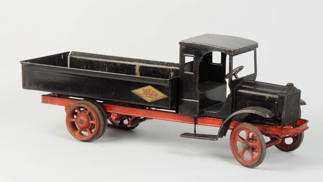 Pressed Steel Kelmet Big Boy White Hand-Crank (1 of 2)