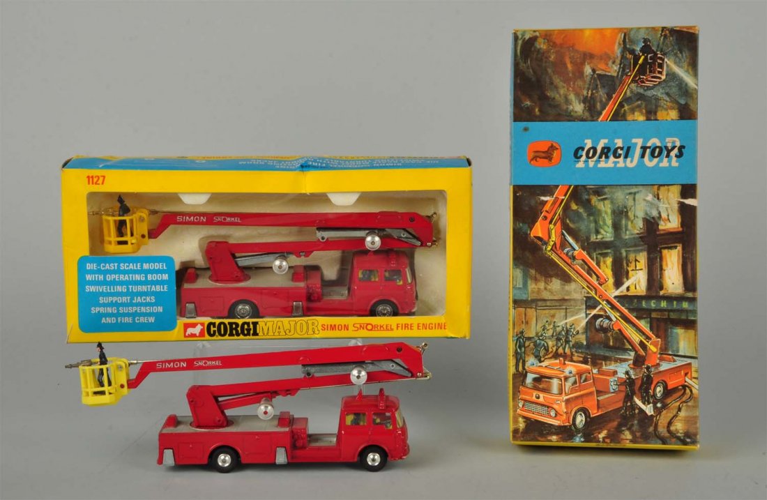 Lot Of 2: Corgi #1127 Fire Engines. (1 of 5)