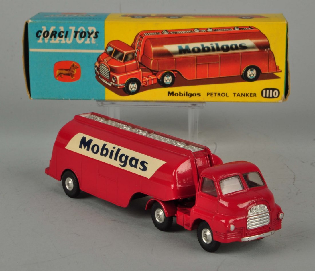 Corgi #1110 Mobilgas Petrol Tanker. (1 of 4)