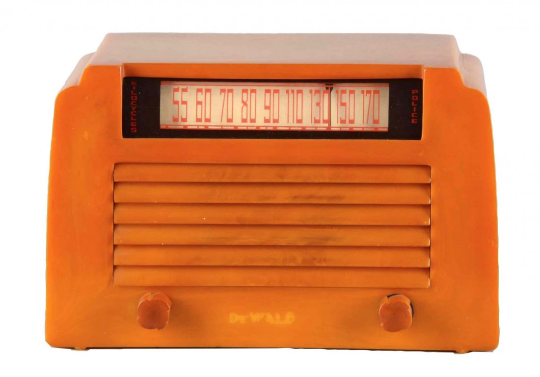 De Wald Bakelite AM Radio Model A-502 (1 of 1)