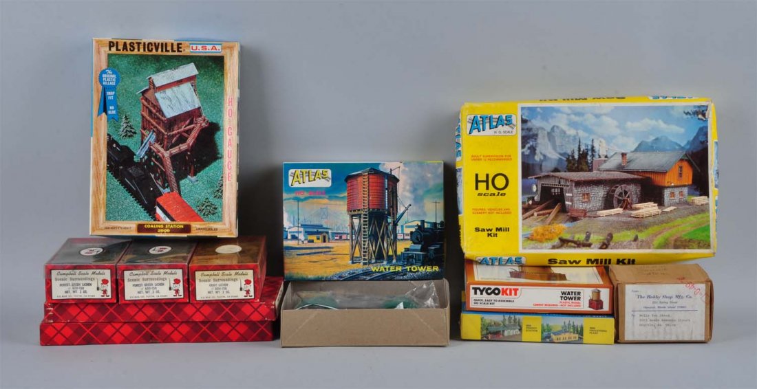 Assorted Train Lot in Boxes. (1 of 1)