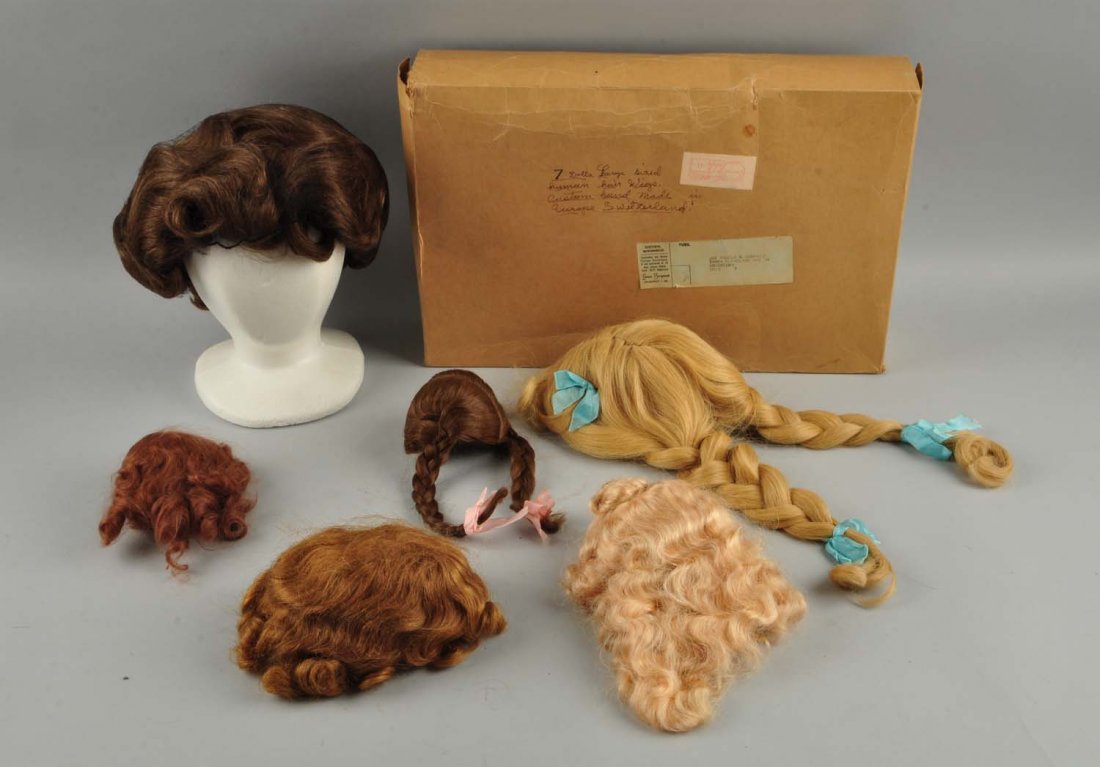 Lot of 6: Assorted Doll Wigs. (1 of 1)