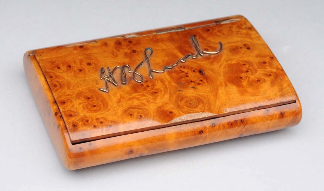 Burle Wood Snuff Box. (1 of 3)