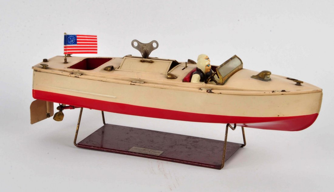 Lionel Tin Litho Clockwork Motor Boat. (1 of 3)