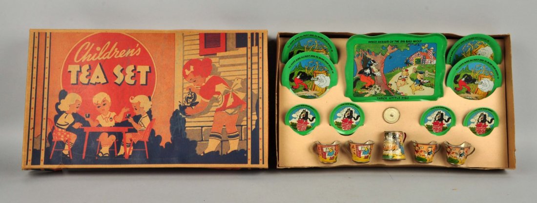 Ohio Art W. Disney Three Little Pigs Tea Set. (1 of 4)