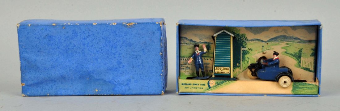 Meccano Dinky Toys No. 43 Motorcycle Patrol & Hut. (1 of 4)