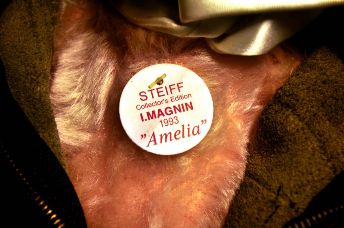 Two Desirable Steiff Limited Edition Bears. (1 of 10)