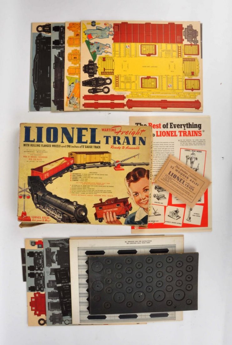 Lionel Wartime Freight Train Set. (1 of 2)