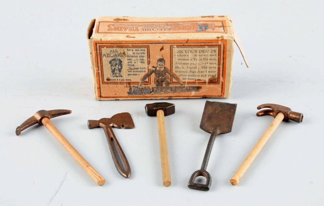 Lionel Tool Box. (1 of 2)