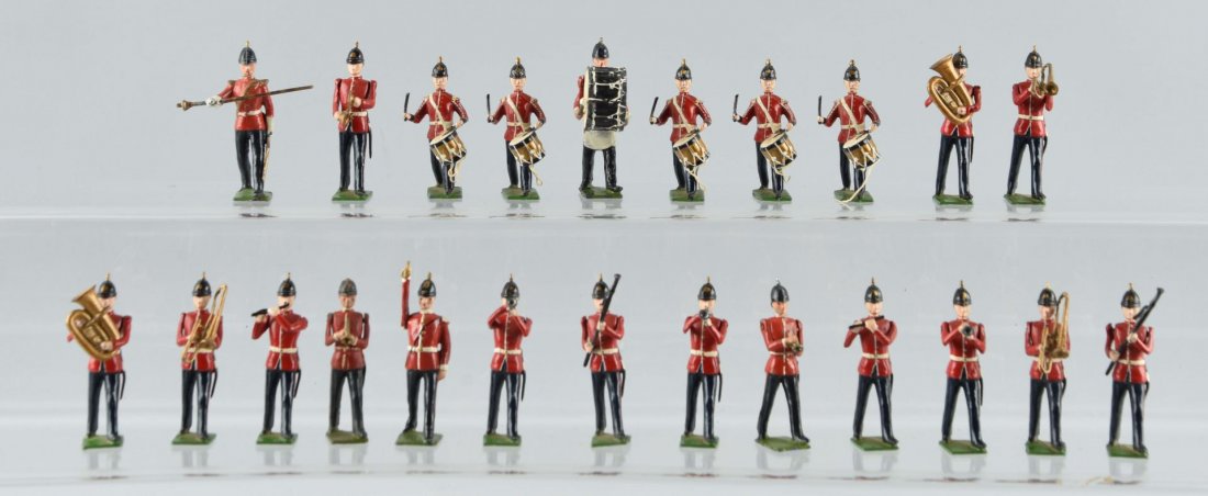 Lot of 23: Britains Regimental Band. (1 of 1)