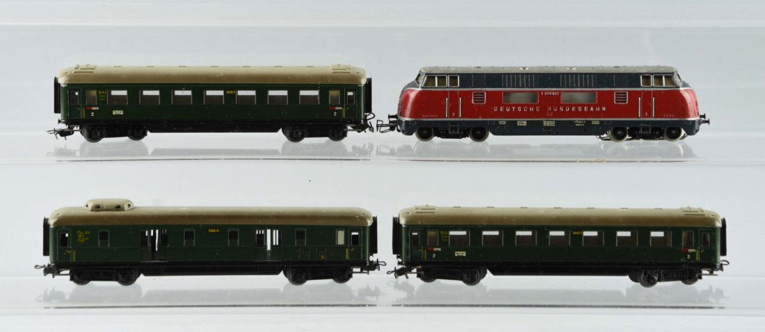 Grouping Of Marklin Passenger Cars. (1 of 1)