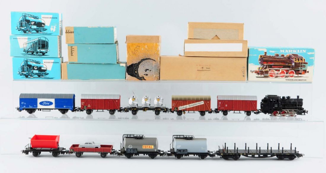 Lot Of 11: Marklin Locomotive and Freight Cars. (1 of 1)