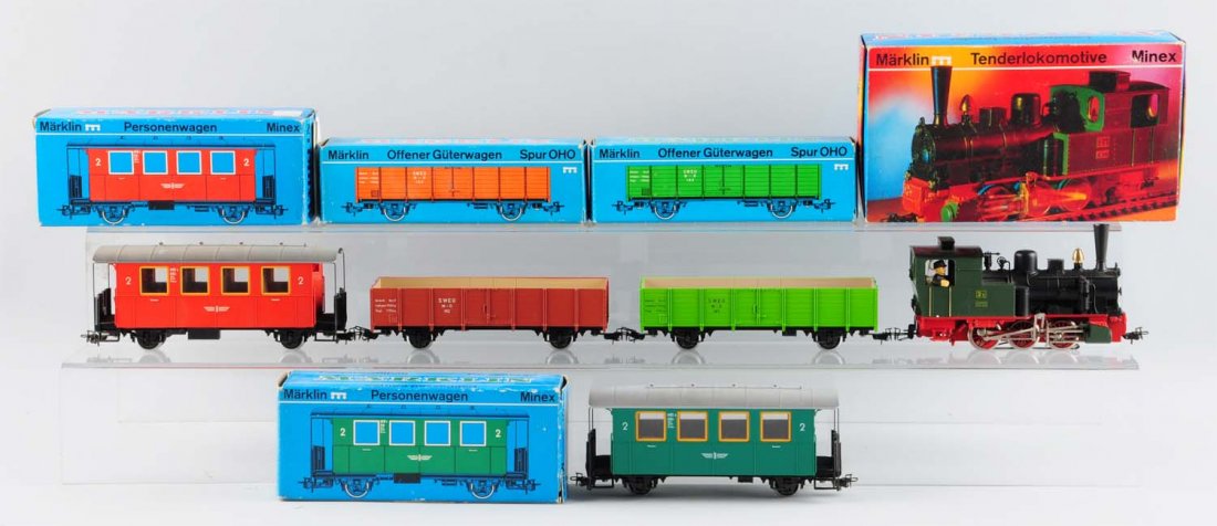 Lot Of 5: Marklin Minex Spur OHO Loco & Cars. (1 of 1)