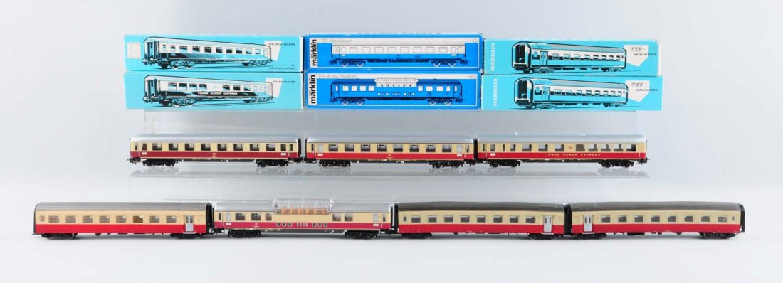 Lot Of 7: Marklin Passenger Cars.: No. 4058, No. 4085, No. 4090, No. 4070, No. 4071 and No. 4089. All are near mint in the original box. Condition (Near Mint).