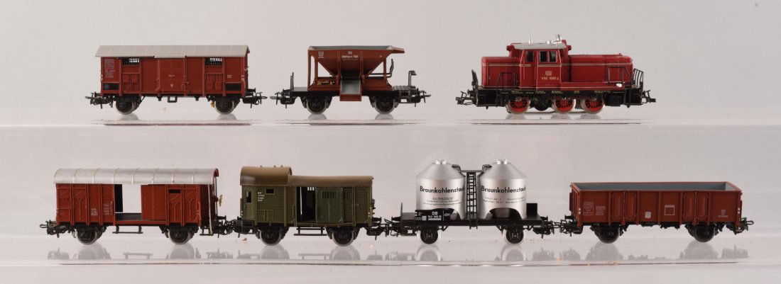 Lot Of 8: Assorted Marklin Freight Cars. (1 of 1)