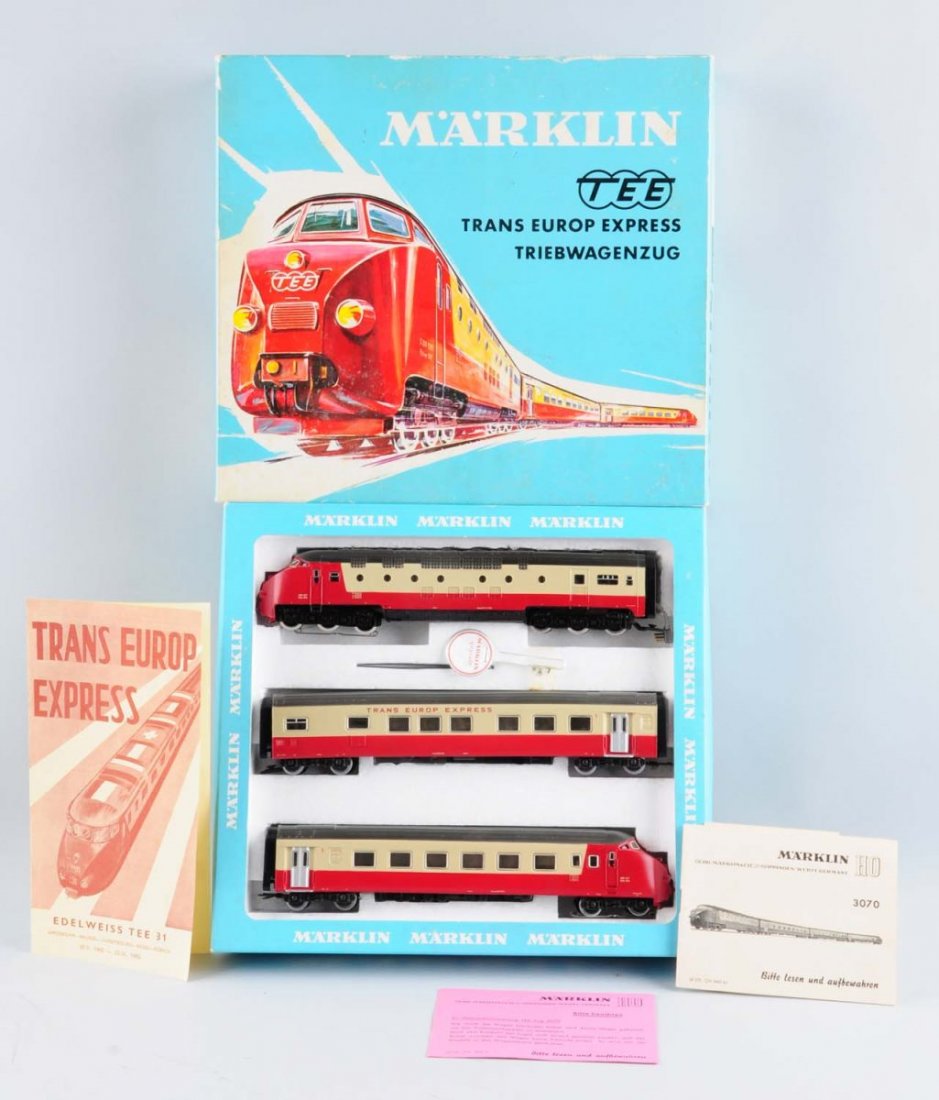 Marklin No. 3070 Trans Europ Express Set. (1 of 2)