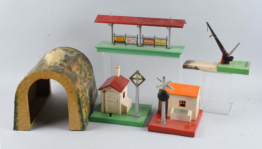 Lot Of 5: Warning Bell, Gates, Tunnel and Platform (1 of 1)